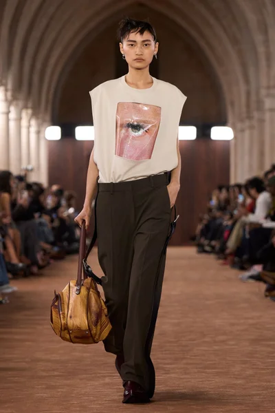 Look 29